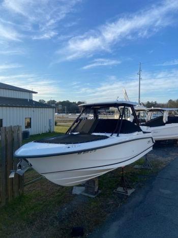 2022 Boston Whaler 240 Vantage