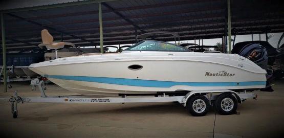 2023 NauticStar 243 DC