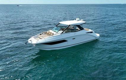 2019 Sea Ray 320 Sundancer