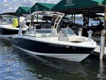 2013 Cobalt Boats 220