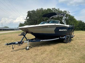 2018 MASTERCRAFT X-STAR