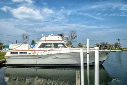 1975 Viking "43" Aft  Cabin