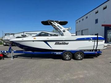 2017 Malibu Boats 25 LSV