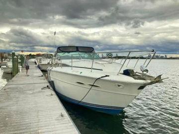 1989 Sea Ray 390 Express Cruiser