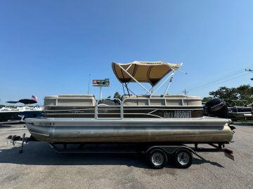 2018 SUNTRACKER PARTY BARGE 22 DLX