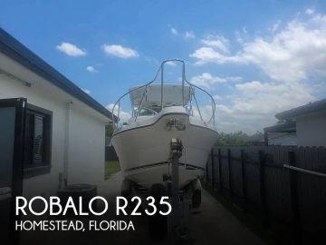 2002 Robalo R235