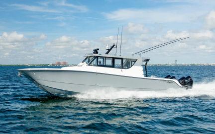 2025 Invincible 46 Pilothouse