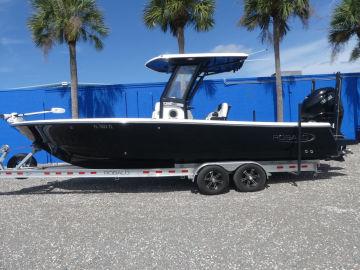 2023 Robalo 266 Cayman