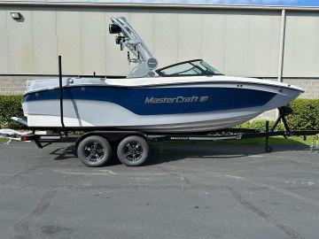 2024 MasterCraft XT22