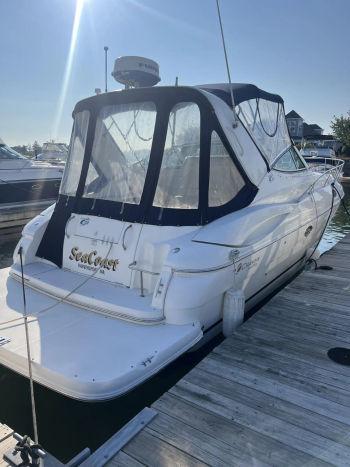 2004 Cruisers Yachts 320 Express