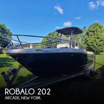 2019 Robalo R202 Explorer