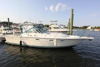 1995 Pursuit 3100 Express Fisherman