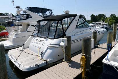 2001 Cruisers Yachts 4270 Express