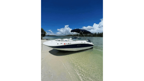 2011 HURRICANE 22' SUNDECK 2200 OB