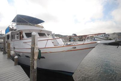 1987 Marine Trader 62 Med Yacht