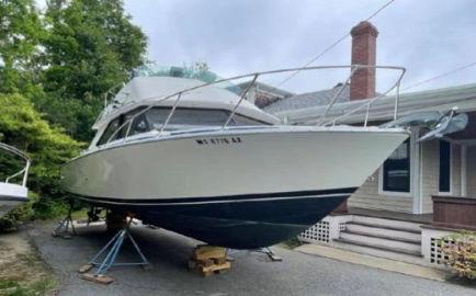 1981 Bertram 28 Flybridge