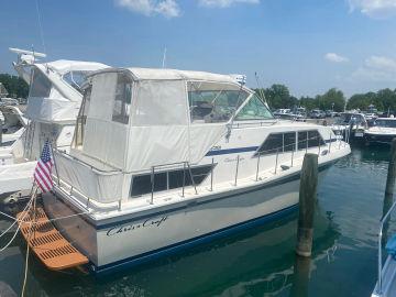 1980 Chris-Craft 381 Catalina