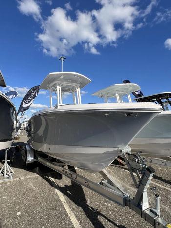 2024 Robalo R232EX 