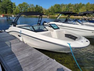 2023 Sea Ray 230 SPX