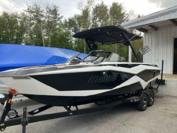 2022 Malibu Boats 25 LSV