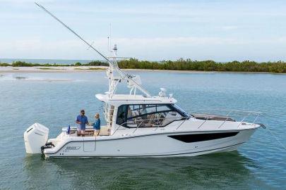 2025 Boston Whaler 365 Conquest