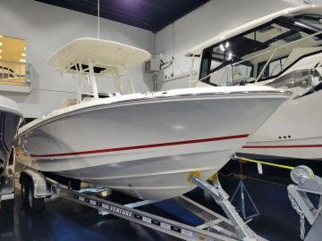 2025 Boston Whaler 230 Outrage