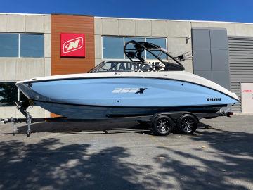 2024 Yamaha Boats 252XE