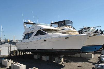 1995 Bayliner 3988 Command Bridge