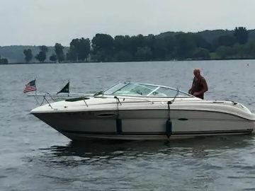 2003 Sea Ray 225 Weekender