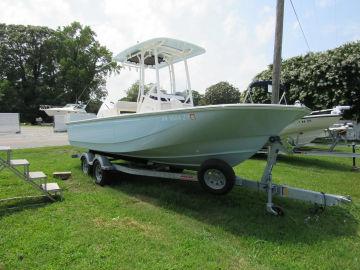 2023 Boston Whaler 210 Montauk