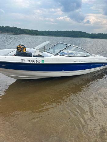 2006 Bayliner Marine Corp 205BR