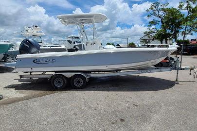 2022 Robalo 246 Cayman