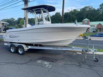 2023 Robalo R222 Explorer