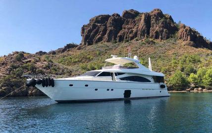 2008 Ferretti Yachts 830