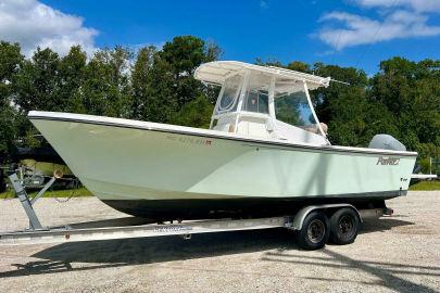 2018 Parker 2501 Center Console