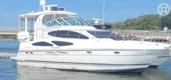 2005 Cruisers Yachts 405 Express Motoryacht