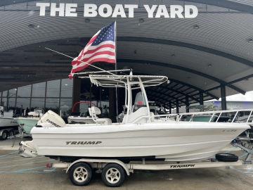 2008 Triumph Boats 215 CC