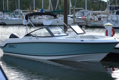 2024 Boston Whaler 210 Vantage