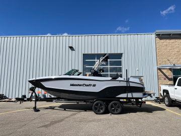 2024 MasterCraft XT22