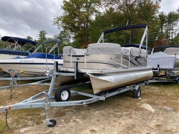 2017 Qwest Pontoons 816 Cruise Luxury Series