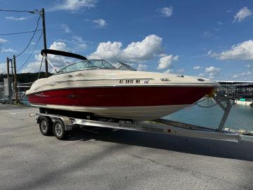 2005 SEA RAY 220 SUNDECK