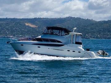 2005 Meridian 459 Cockpit Motoryacht