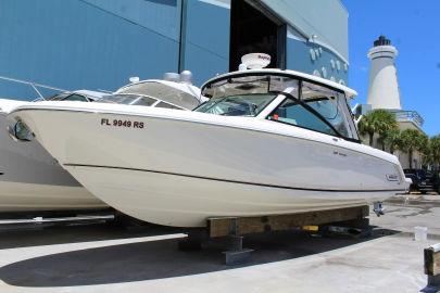 2018 Boston Whaler 320 Vantage