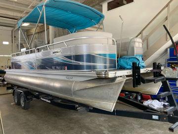 2017 Apex Marine Avanti 823 Lanai DS Bar