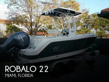 2017 Robalo R222