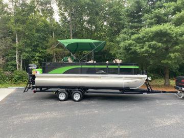 2022 Bennington (Pontoons) S21