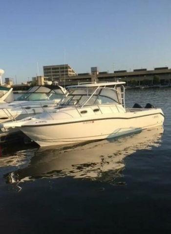 2004 Boston Whaler 305 Conquest