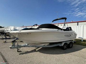 2022 Robalo R207 DC