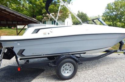 2023 Bayliner VR4 Bowrider