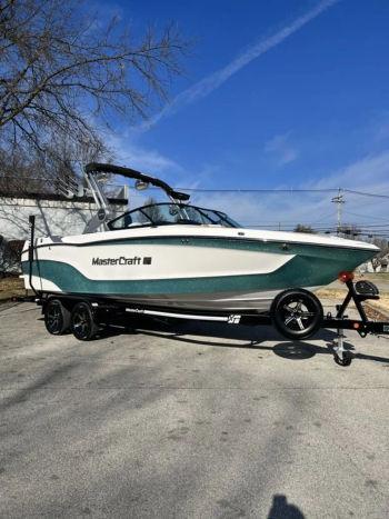 2023 MasterCraft XT23